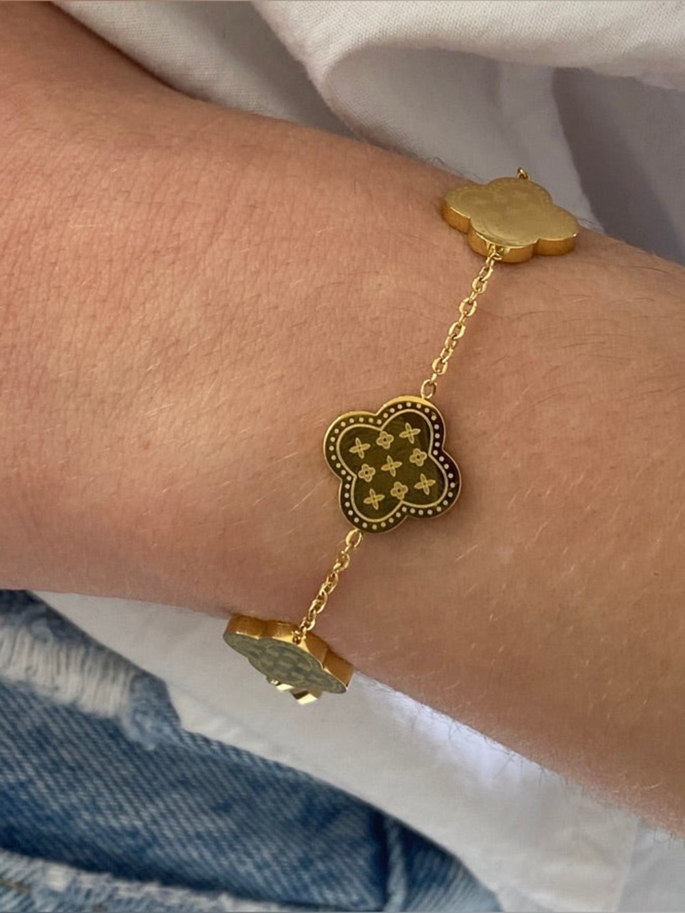 Four Leaf Clover Bracelet 18K Gold Plated Stainless Steel Bracelet - Picture 5 of 5